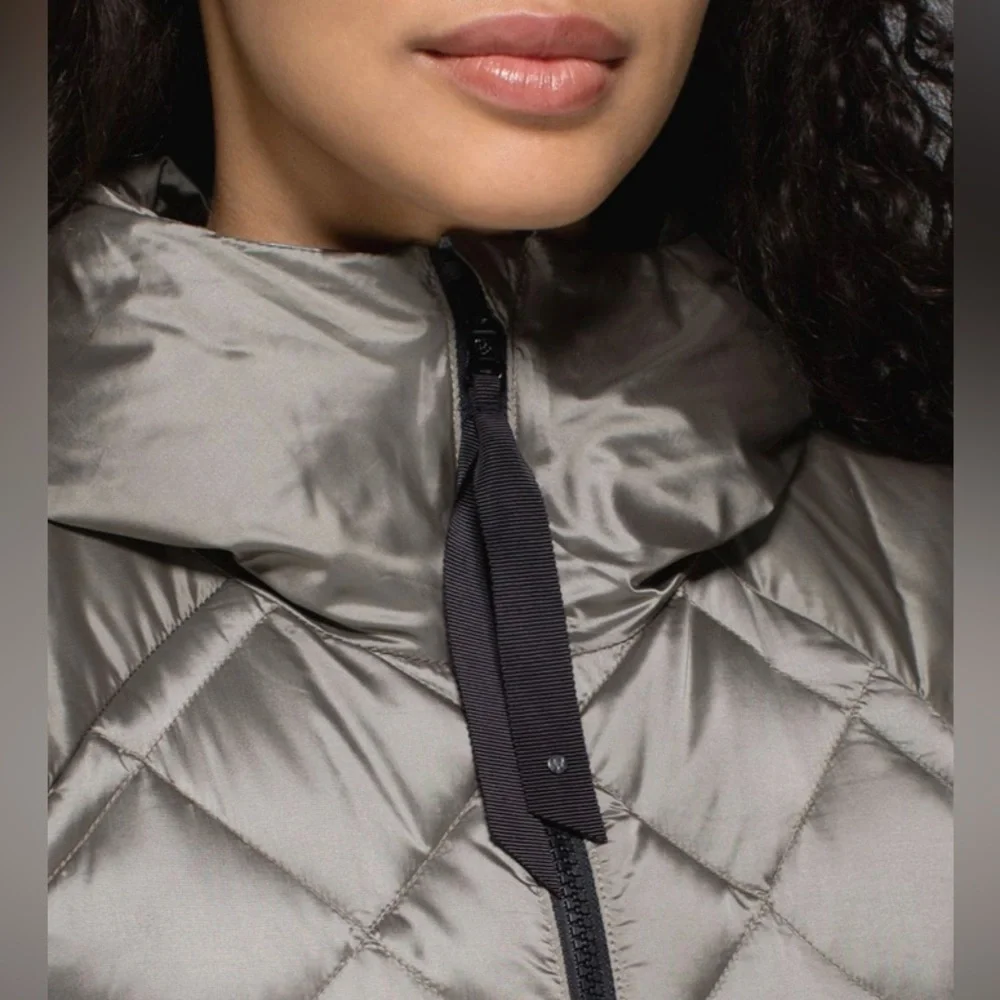 lululemon The Fluffiest Vest - REVERSIBLE! - Picture 4 of 15